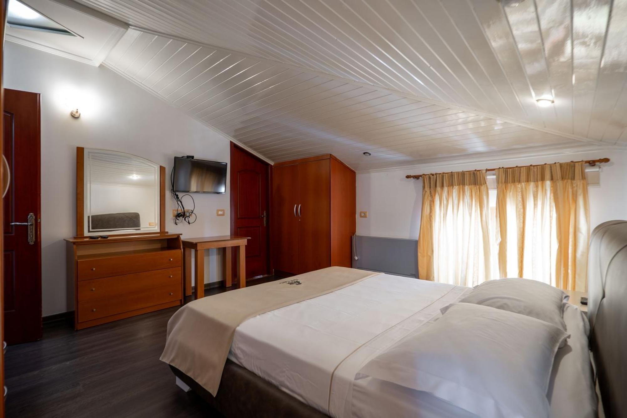 Hotel Castle Ksamil Ngoại thất bức ảnh